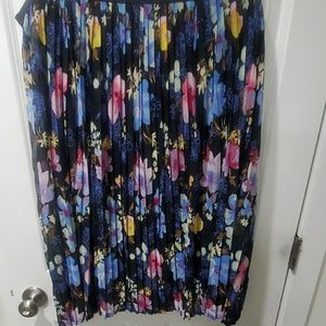 Floral pleated skirt